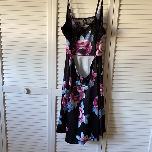Floral Sundress - Picture 4 of 4